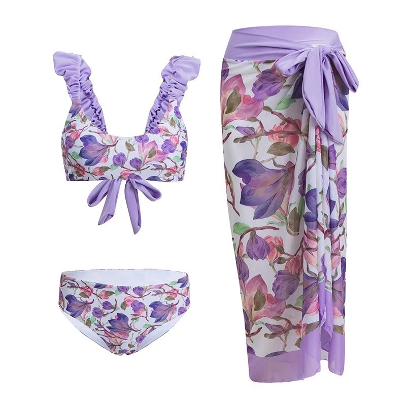 Bikini Fruncidos Bahia Set | Badeanzug Damen 2023Traje de baño 3 piezas Fruncidos Bahia ¡Disfruta de la playa al máximo con el Bikini Fruncidos Bahia! Esta prenda de baño cuenta con flores moradas, tirantes fruncidos y te hará lucir fabulosa. ¡Con este tr
