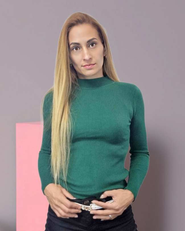 Basico Acanalado - 2 Colores¡Toma el look básico y dale un toque especial con nuestra Camiseta Basico Acanalado de dos colores! Déjate envolver por su suave y elegante tacto tejido en punto elástico, una combinación perfecta que te encantará. ¿Lista para