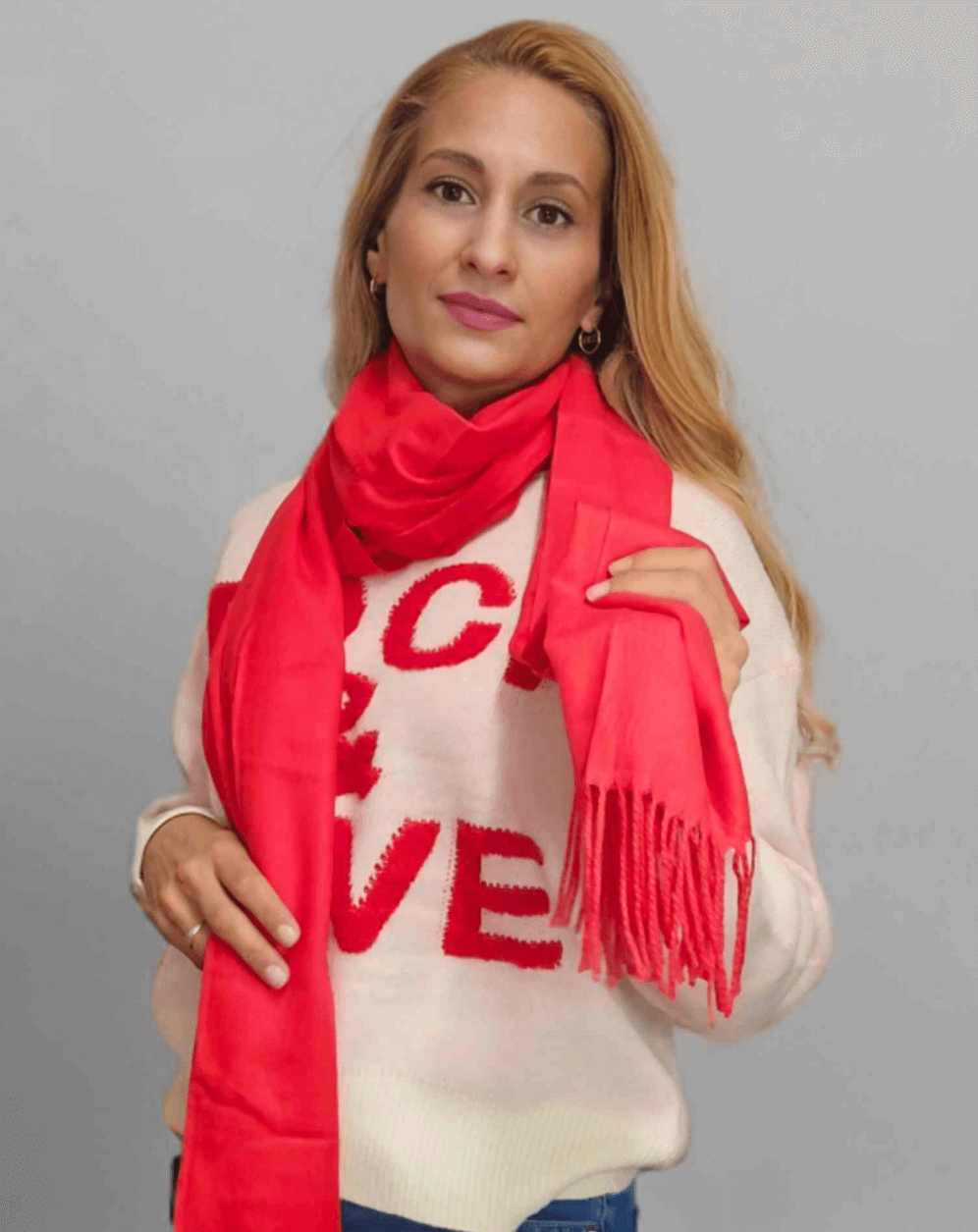 Jersey Rock & LoveJersey muy cálido perfecto para los días mas fríos con estampado en relieve Rock & Love . Disfruta de la talla única de este magnífico jersey, ajustándose perfectamente a tallas S hasta XL. Envío: Suiza 2/4 días Europa 5/9 días