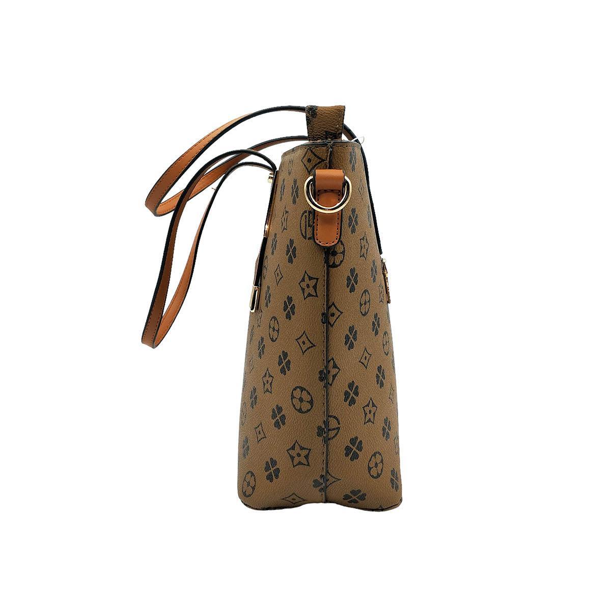 Bolso Tote Bag Flores - Eco pielBolso flores eco piel Bolso de estilo exclusivo, es el compañero ideal para tus ajetreados días. Confeccionado en eco piel, su practicidad y comodidad te permitirán llevar todo lo necesario sin preocupaciones. Un diseño sof