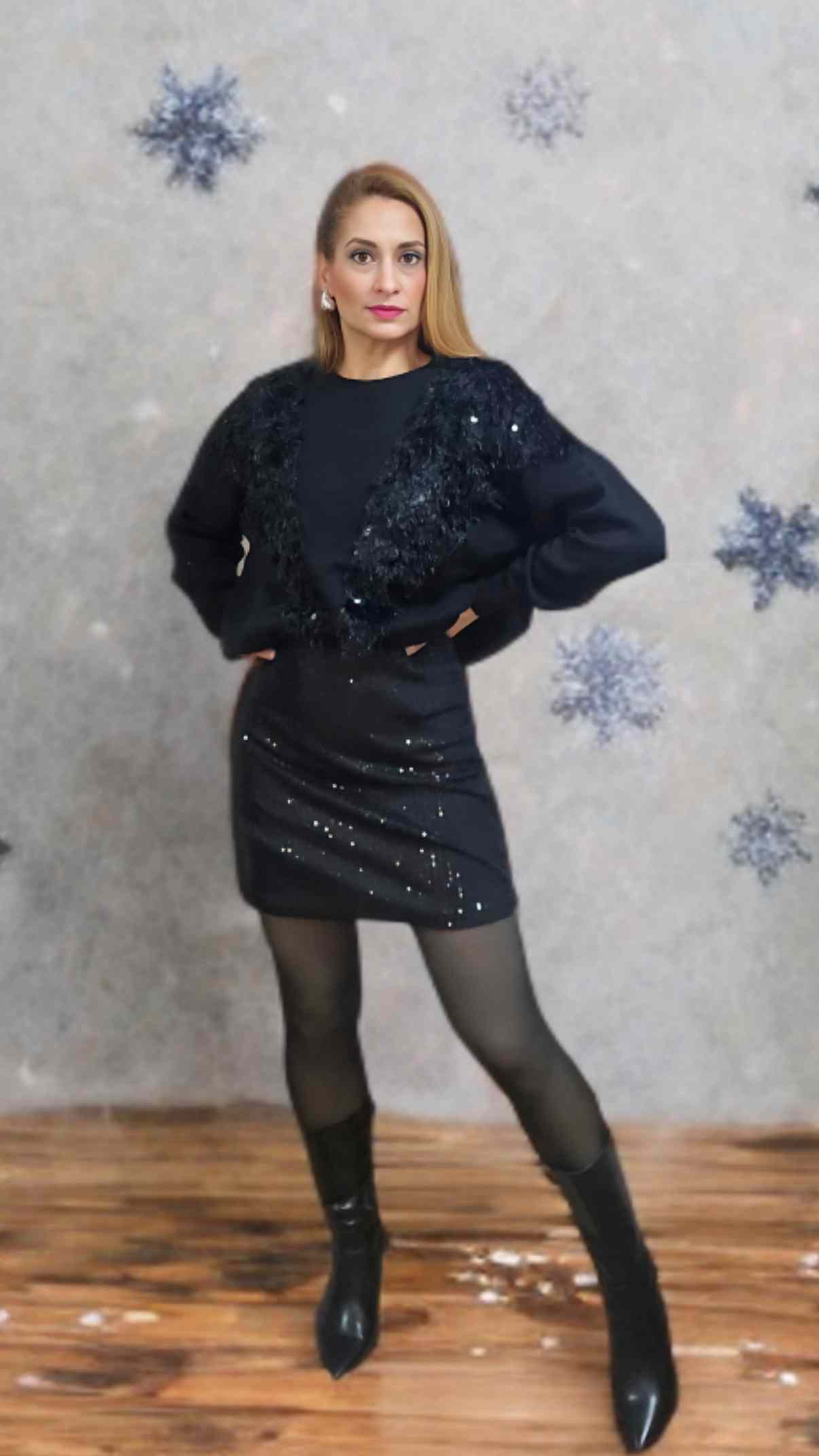 Pailletten Rock Schwarz | Falda lentejuelas negraFalda corta negra con lentejuelas Cintura elástica y lentejuelas en la parte delantera y trasera. Talla unica S-L o 36-40 Envío: Suiza 2/4 días Europa 5/12 días según país