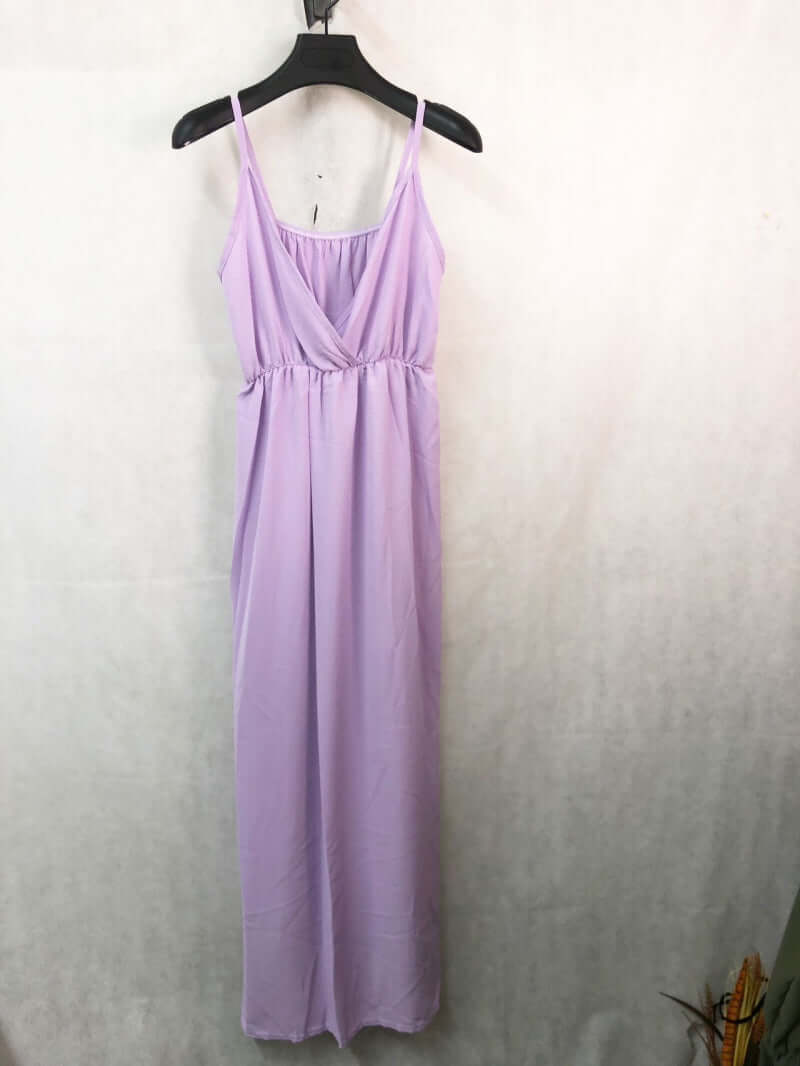Vestido Largo Tirantes ClaraVestido Largo Tirantes Clara es una prenda elegante y versátil con escote cruzado y tirantes regulables. El color liso y la talla única de S/XL lo hacen adecuado para diversas ocasiones. Disfrute de su comodidad y estilo con es