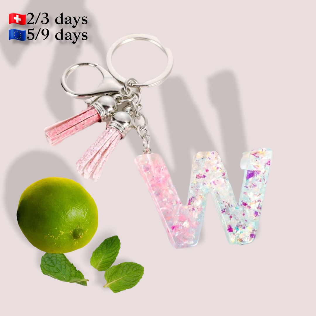 Llavero Letra W | KeychainLlavero con letra efecto 3D Este llavero es perfecto para regalar con detalles que no pasaran desapercibidos. Organiza tus llaves con este precioso llavero con letra acrílica de efecto 3D en tonos rosa y gold. Características: Co