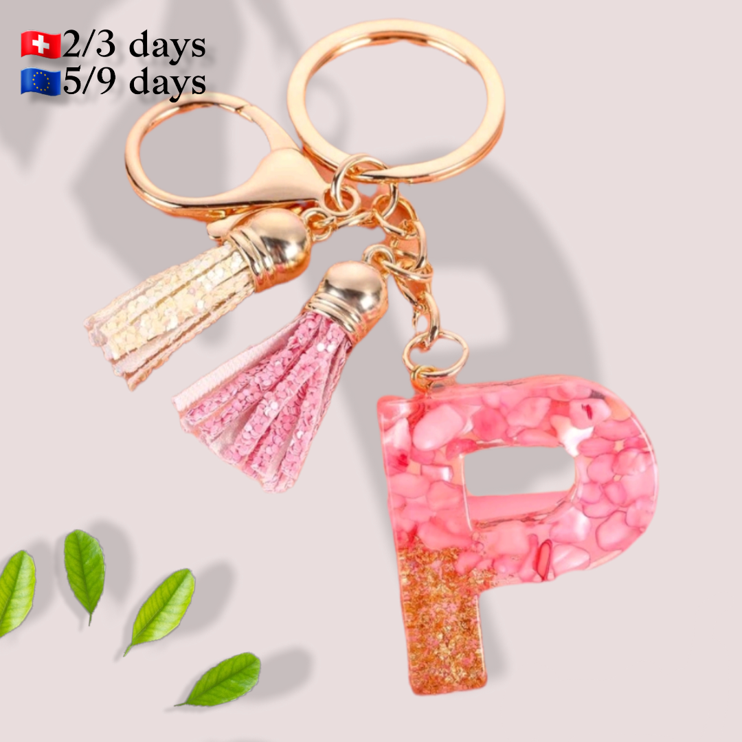 Llavero Letra P | KeychainLlavero con letra efecto 3D Este llavero es perfecto para regalar con detalles que no pasaran desapercibidos. Organiza tus llaves con este precioso llavero con letra acrílica de efecto 3D en tonos rosa y gold. Características: Co