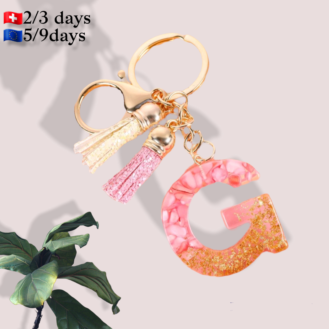 Llavero Letra G - KeychainLlavero con letra efecto 3D Este llavero es perfecto para regalar con detalles que no pasaran desapercibidos. Organiza tus llaves con este precioso llavero con letra acrílica de efecto 3D en tonos rosa y gold. Características: Co