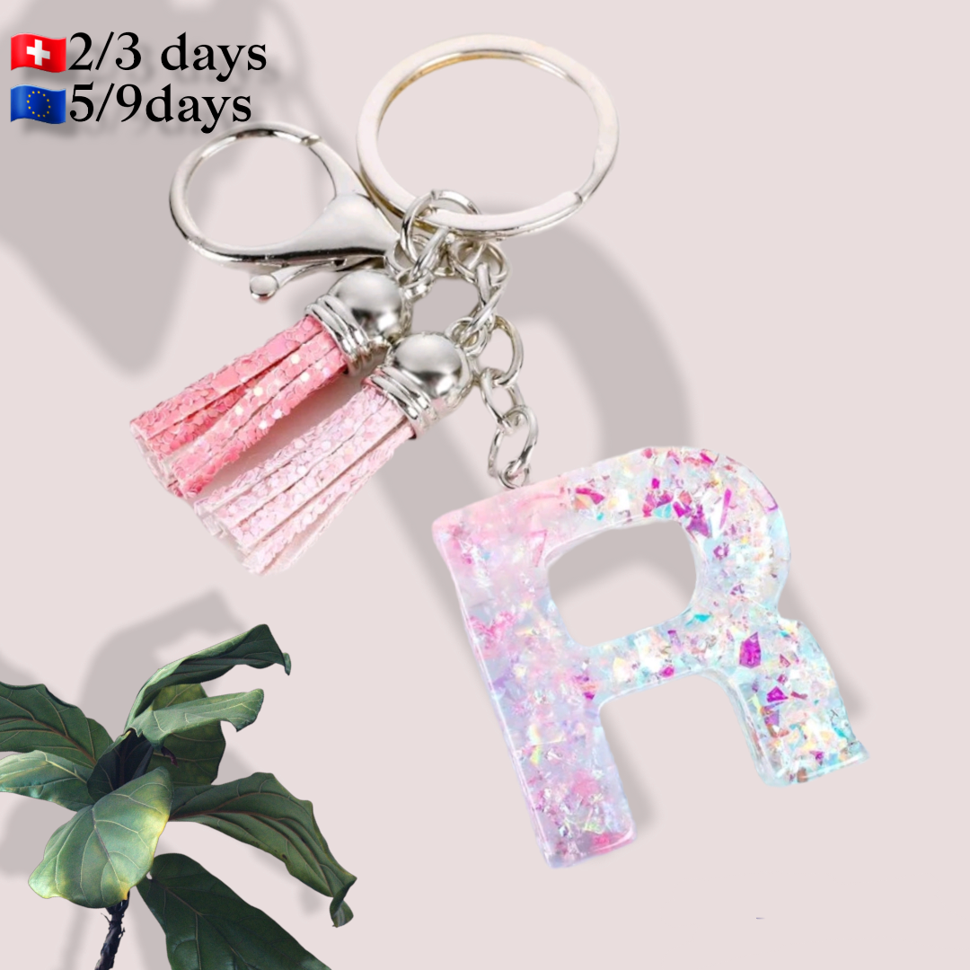 Llavero Letra R | KeychainLlavero con letra efecto 3D Este llavero es perfecto para regalar con detalles que no pasaran desapercibidos. Organiza tus llaves con este precioso llavero con letra acrílica de efecto 3D en tonos rosa y gold. Características: Co