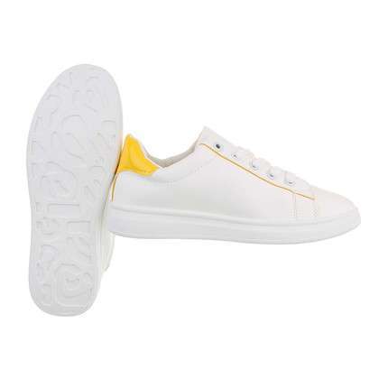 Zapatilla Clásica Sonne | Women Classic SneakerDeportivas veraniegas con un toque energizante de color amarillo a contraste con el clásico blanco que tanto juego nos da a la hora de vestir. Últimos números en oferta! *Esta numeración talla pequeña, pide u