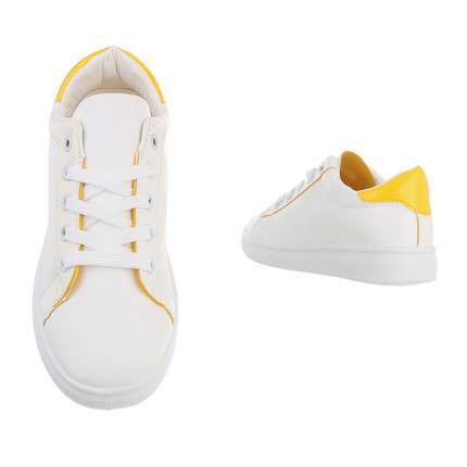 Zapatilla Clásica Sonne | Women Classic SneakerDeportivas veraniegas con un toque energizante de color amarillo a contraste con el clásico blanco que tanto juego nos da a la hora de vestir. Últimos números en oferta! *Esta numeración talla pequeña, pide u