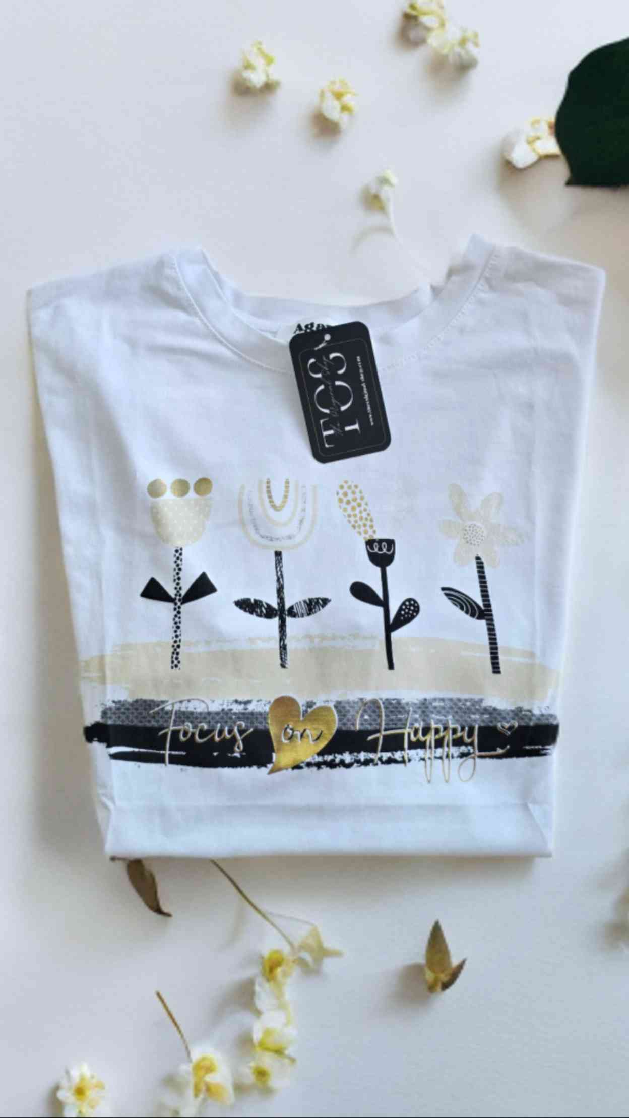 Camiseta algodón mujer - Focus On Happy | Varios ColoresCamiseta algodón estampada frase Buscas sentirte cómoda y bella al mismo tiempo? Con nuestra camiseta de algodón estampada, podrás seguir activa con los quehaceres diarios a la vez que confortable, y