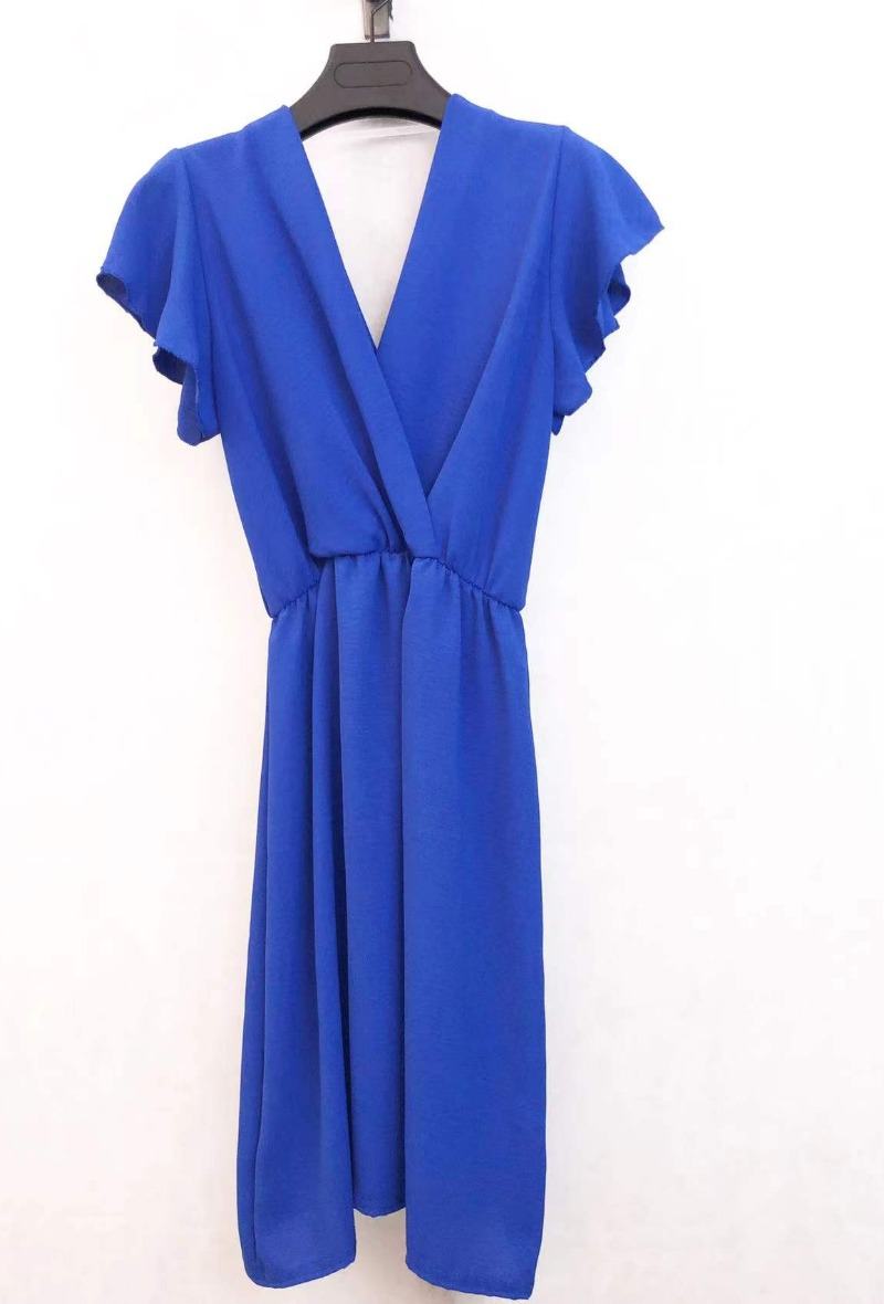 Vestido Lirian Varios coloresVestido Cruzado lirian Con el Vestido lirian podrás lucir espectacular en cualquier ocasión. Este vestido corto cuenta con un escote cruzado en la espalda y el pecho, además de una tira de silicona para mantenerlo en su lugar.