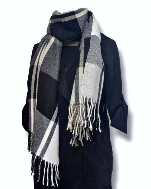 Bufanda Cuadros - 8 Colores | Winterschals DamenDisfruta del toque cálido que ofrece esta bufanda con cuadros. Presenta un estilo moderno y elegante con diversidad de colores para que encuentres la opción perfecta para tu look. Viene en 8 colores destacad
