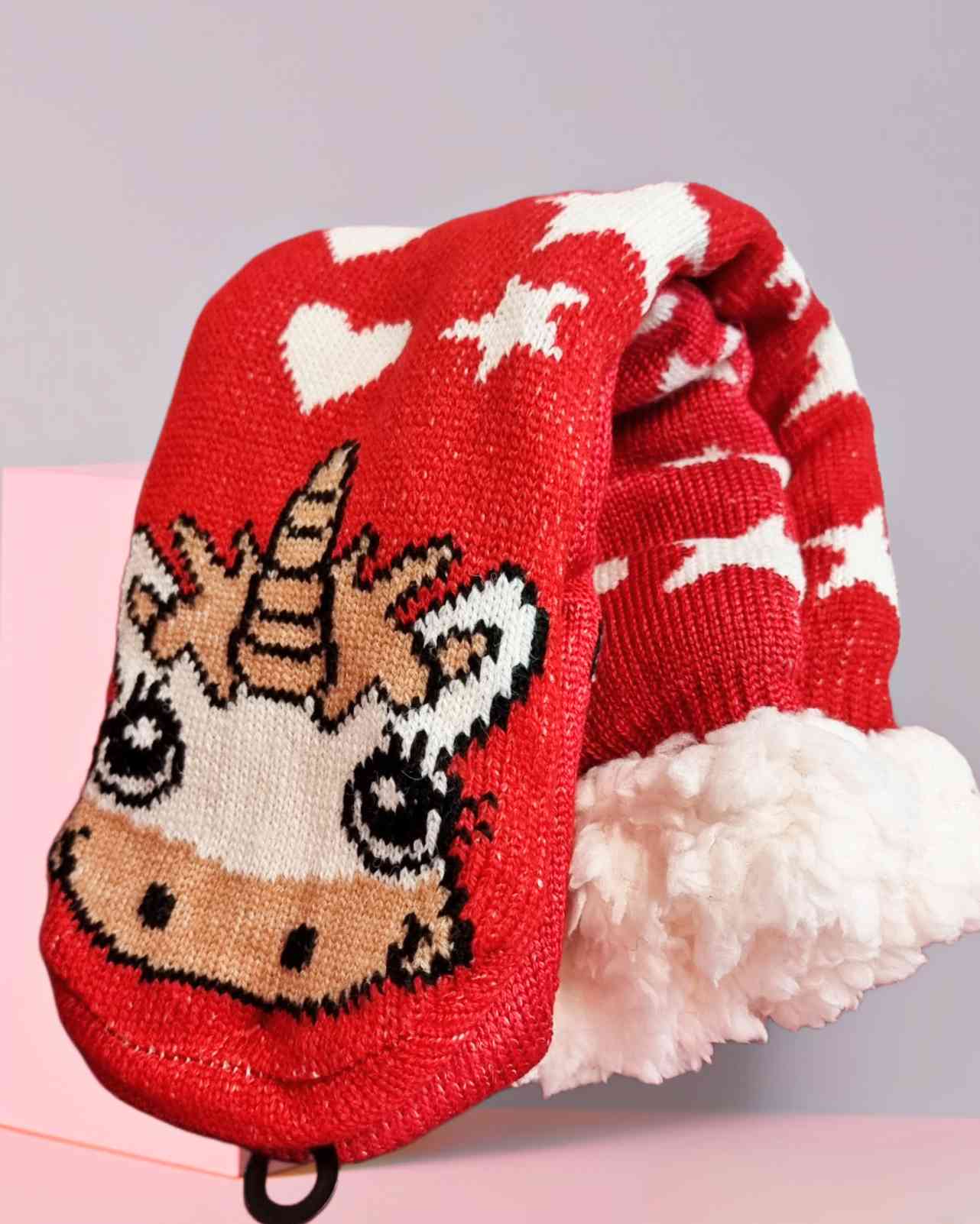 Calcetines Antideslizantes Unicornio¿Has pensado ya en el regalo perfecto esta navidad? Nuestros calcetines antideslizantes de unicornio son la mejor opción! Calientes y forrados al interior, ofrecen comodidad y seguridad. Y si los compras ahora, recibes