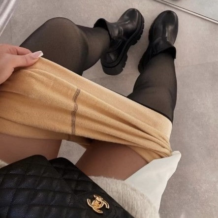 Panties Media Polar Termicas Push UpMedias polares térmicas efecto transparentes. Cinturilla ancha elástica. Diseño cómodo y práctico para usar con faldas, vestidos o debajo de rus pantalones para un extra de calidez Talla unica XS a XL Envío: Suiza 2/4 d