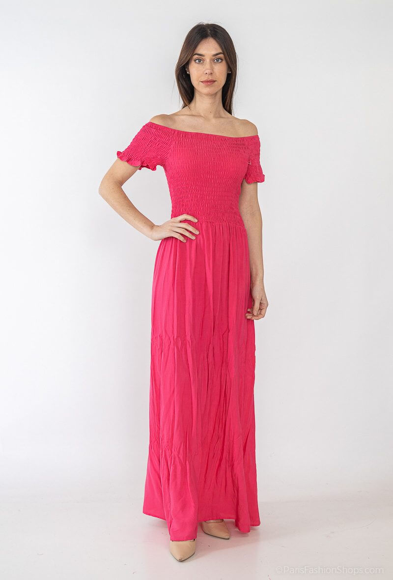 Vestido Fruncido Liso PortugalUn vestido muy versatil para una mujer sofisticada. Este vestido largo con escote bardot y corte fruncido en la parte superior del top, junto a una falda larga y holgada, te hará lucir elegante y exclusiva. Hecho con 95% algo