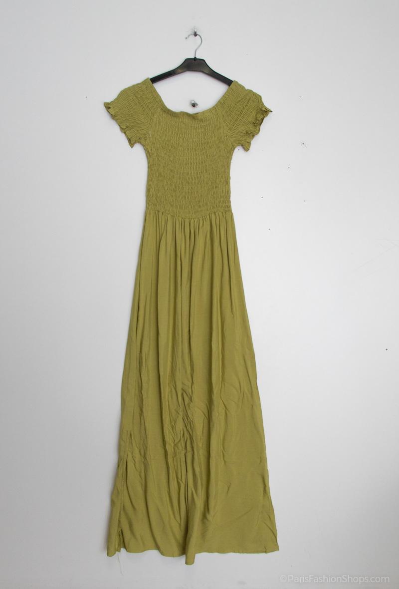 Vestido Fruncido Liso PortugalUn vestido muy versatil para una mujer sofisticada. Este vestido largo con escote bardot y corte fruncido en la parte superior del top, junto a una falda larga y holgada, te hará lucir elegante y exclusiva. Hecho con 95% algo