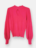 Jersey Pullover CapriJersey Pullover Capri ¡Envuélvete en este jersey manga globo con abertura en el escote! Su tela de punto fino te encantará. Talla única, apta para todas desde la S/XL. Características: Talla unica 88% viscosa, 12% nylon Envío: Suiza 2