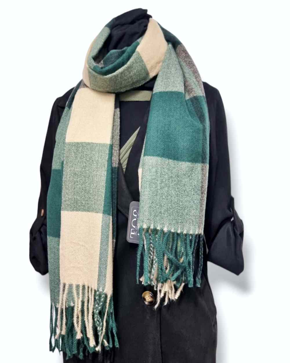 Bufanda Cuadros - 8 Colores | Winterschals DamenDisfruta del toque cálido que ofrece esta bufanda con cuadros. Presenta un estilo moderno y elegante con diversidad de colores para que encuentres la opción perfecta para tu look. Viene en 8 colores destacad