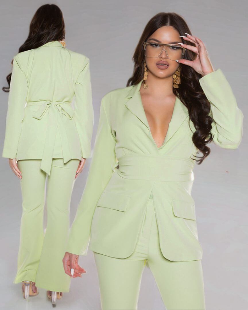 Blazer Cinturón VerdeBlazer Verde Cinturón Blazer cinturón entallada verde con cinturon estilo fajín. Versátil y de doble uso, ya sea como blazer normal o con el cinturón, para un look elegante. De tallaje europeo para un ajuste perfecto. Envío: Suiza 2/4
