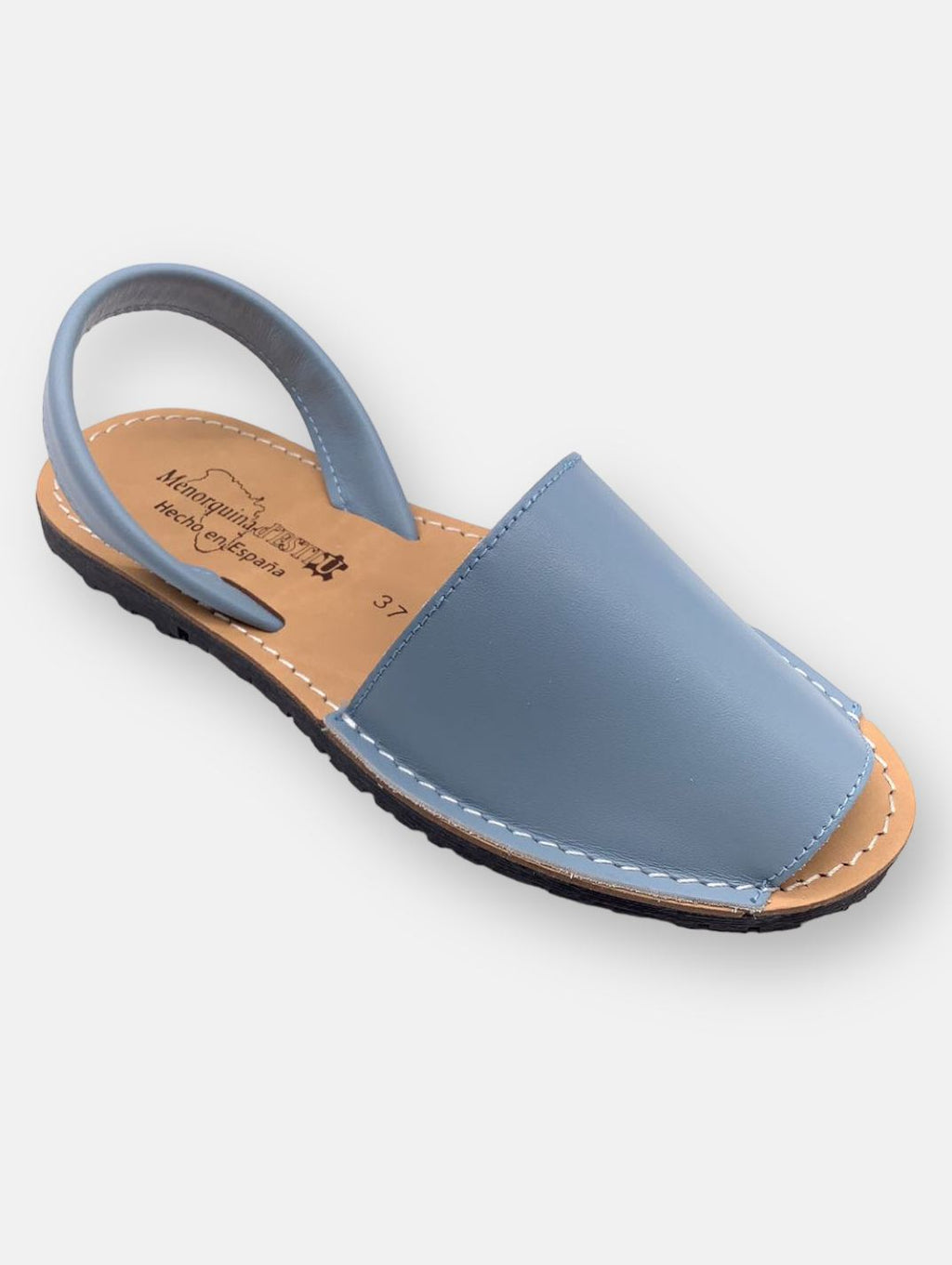Menorquinas Azul De Piel - Hechas en EspañaMenorquinas, abarcas, ibicencas, mallorquinas... Como quiera que las llames, estas sandalias son el punto de partida de cada look veraniego. Fabricadas en España con cuero genuino y suela antideslizante. Practica