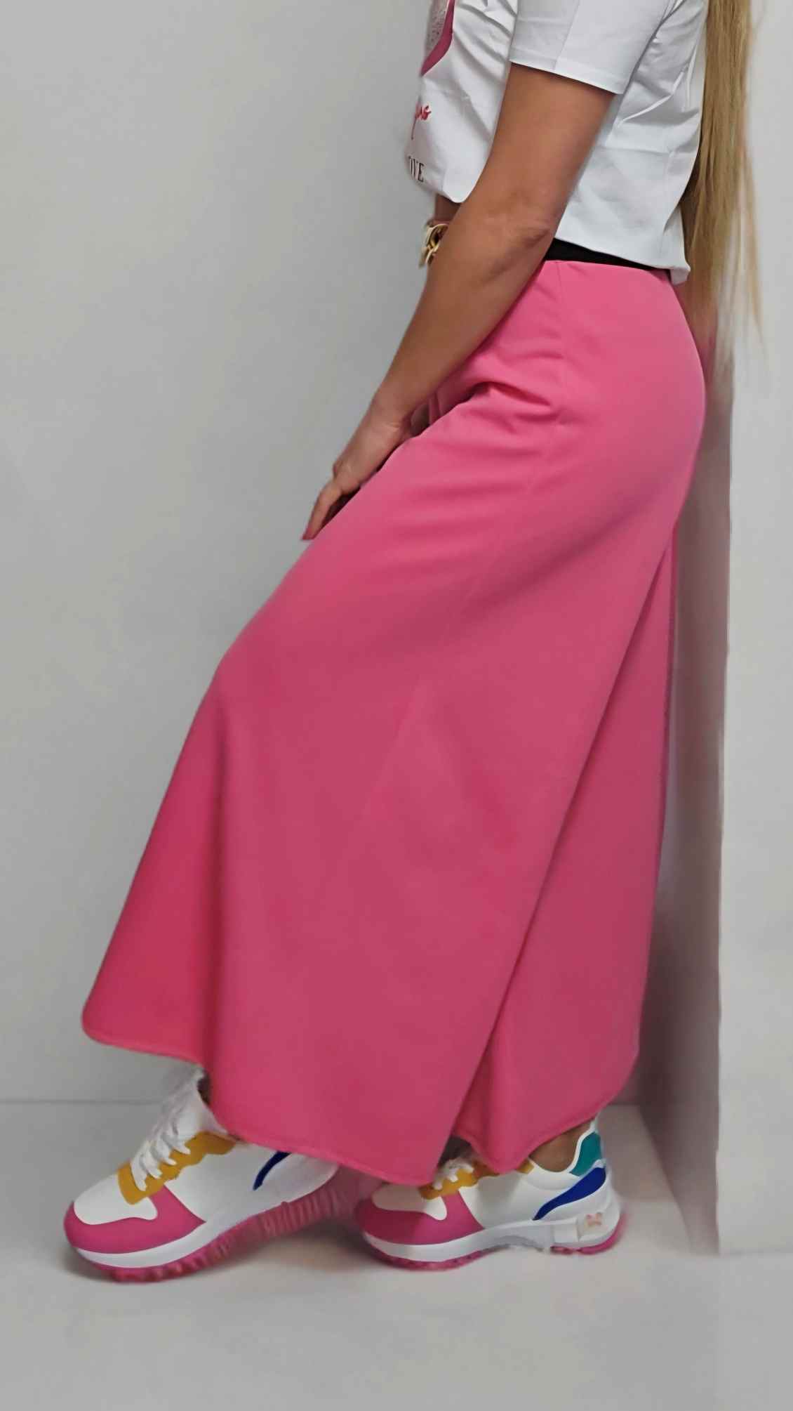 Palazzo Textura BibianInspírate con los colores de la temporada y lucirás linda y moderna con el pantalon palazzo textura Bibian! Con talla única que se adapta de 36 a la 40, sentirás una cómoda libertad de movimiento gracias a su ligero tejido. No hay ne