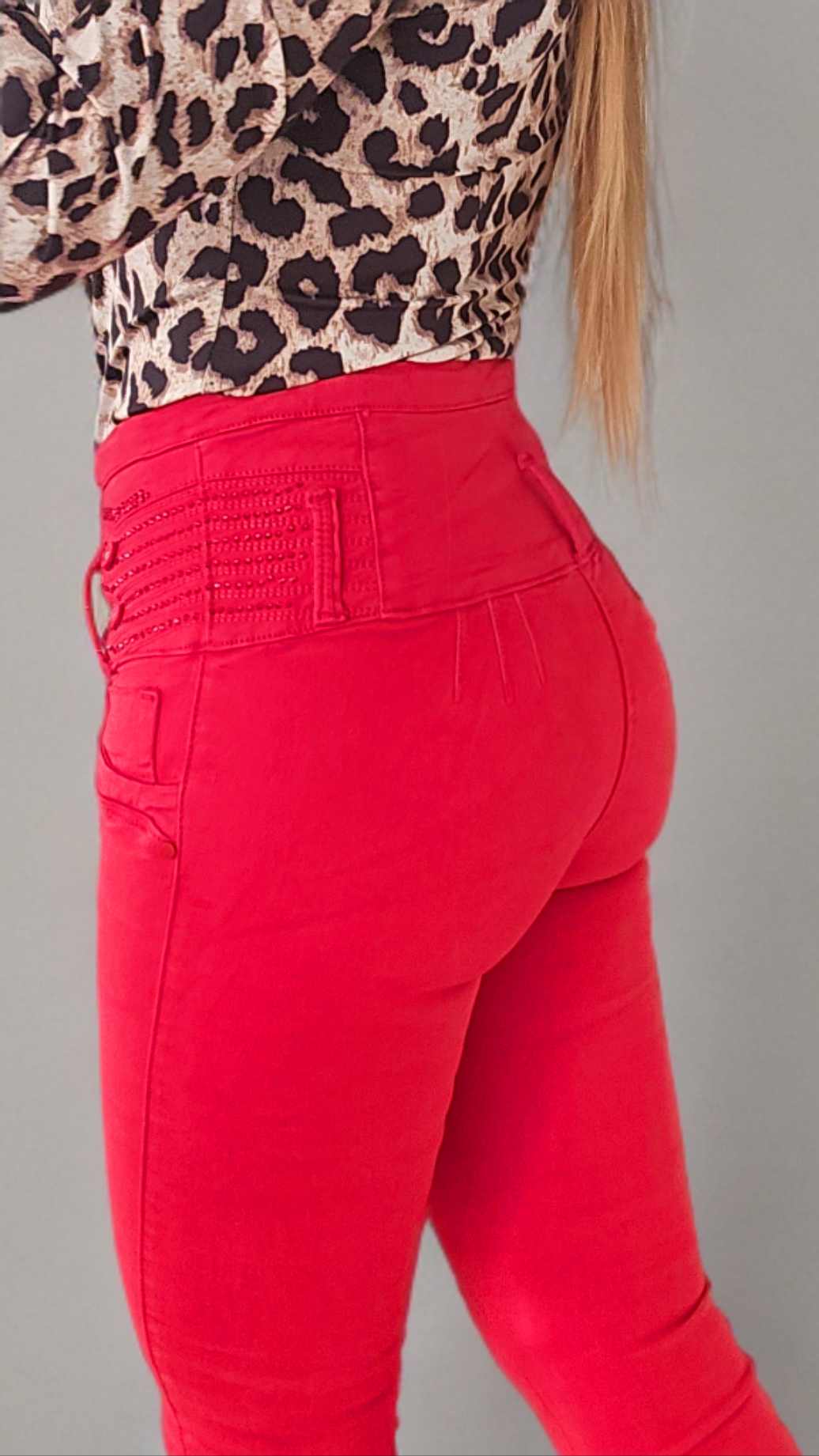 Jeans Push Up Rojos Brillantes