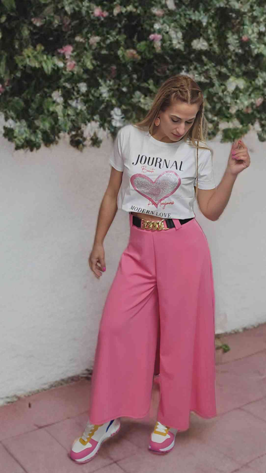 Palazzo Textura BibianInspírate con los colores de la temporada y lucirás linda y moderna con el pantalon palazzo textura Bibian! Con talla única que se adapta de 36 a la 40, sentirás una cómoda libertad de movimiento gracias a su ligero tejido. No hay ne