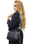 Bolso eco piel Milan¡El Bolso eco piel Milan es tu compañero perfecto para tus aventuras diarias! Está hecho de eco piel con una moderna correa intercambiable, en un diseño estampado que combina tonos blancos, grises y negros. El Bolso eco piel Milan es p