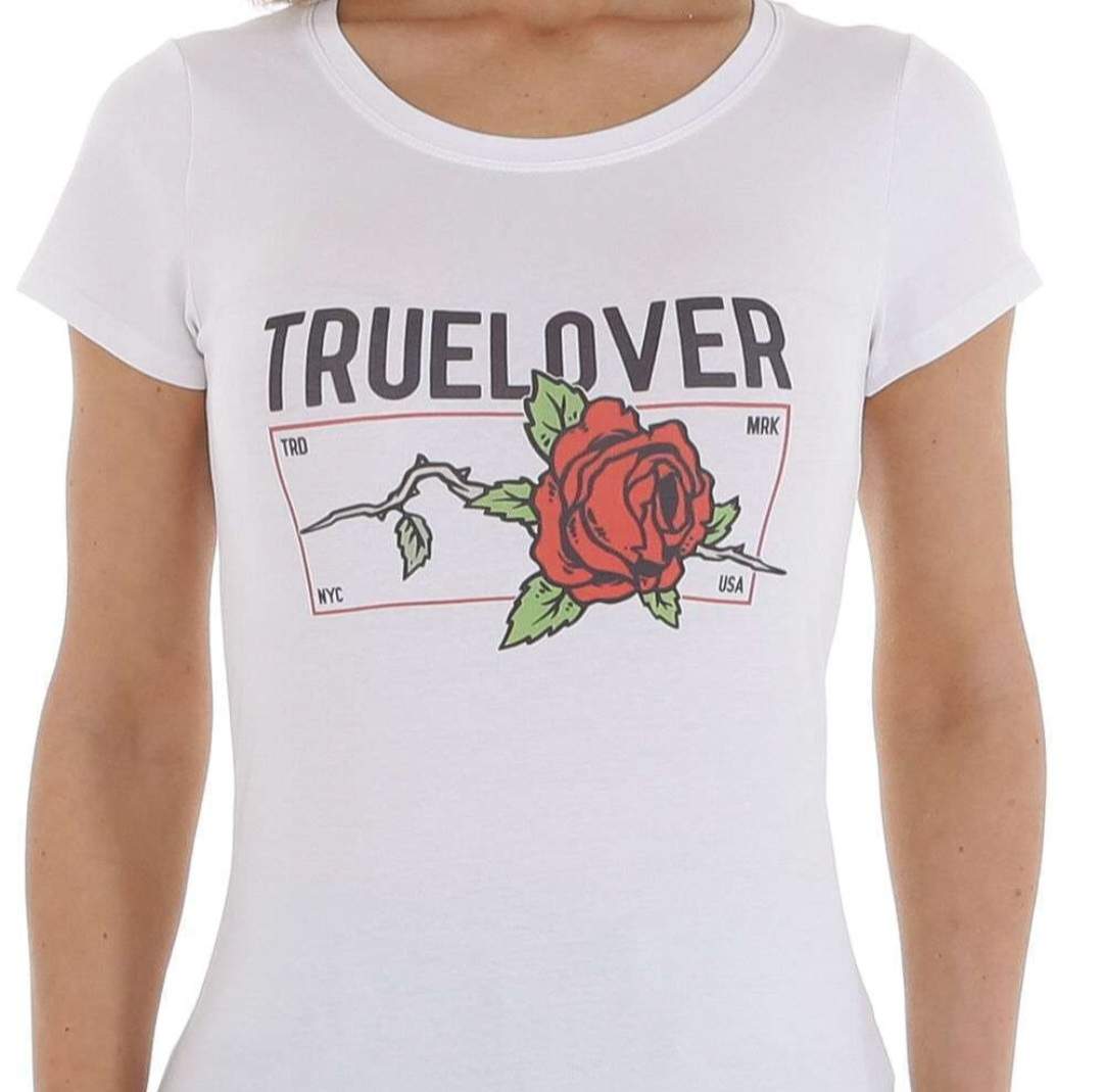 T-Shirt True Lover Algodón"Enamórate de nuestra camiseta de algodón estilo fit. Con manga corta y un suave tejido de algodón, te sentirás cómodo y a la moda al mismo tiempo. Perfecta para mostrar tu amor por la moda y tu amor verdadero. ¡Descubre por qué