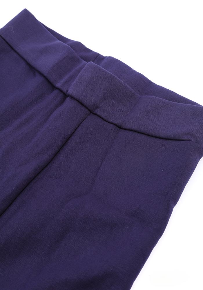 Leggin Algodón Polar 3 coloresNuestros Leggins Algodón Polar son únicos. Están hechos con una mezcla ideal de 80% algodón y 20% elastano para conseguir suavidad y comodidad. Están disponibles en tres colores brillantes para que levanten cualquier look de