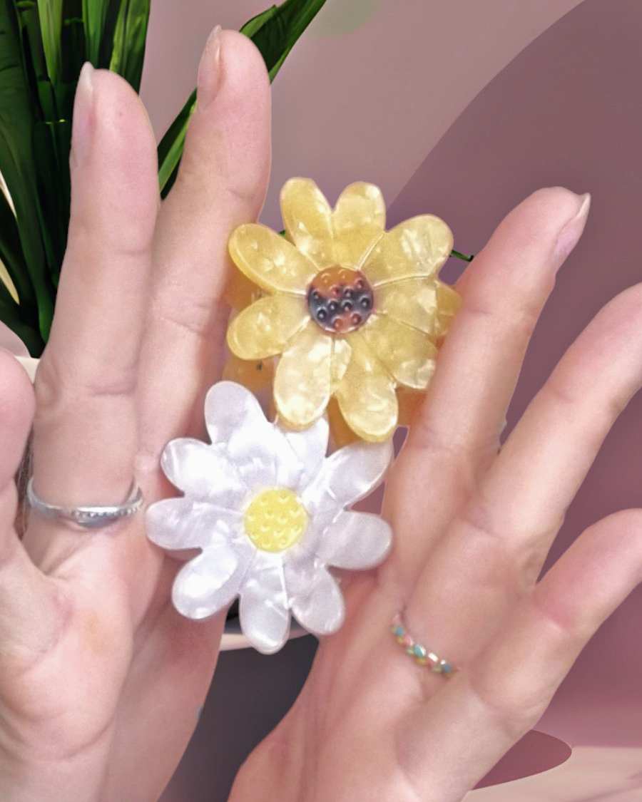 Gancho de cabello Perle | HaarklammerGancho Cabello Flor Perle Nuestros Ganchos de Cabello Perle son la opción perfecta para cualquier ocasión; estos pinzas con forma de flor diseñados con la mejor artesanía en colores vibrantes, le otorgan un toque único