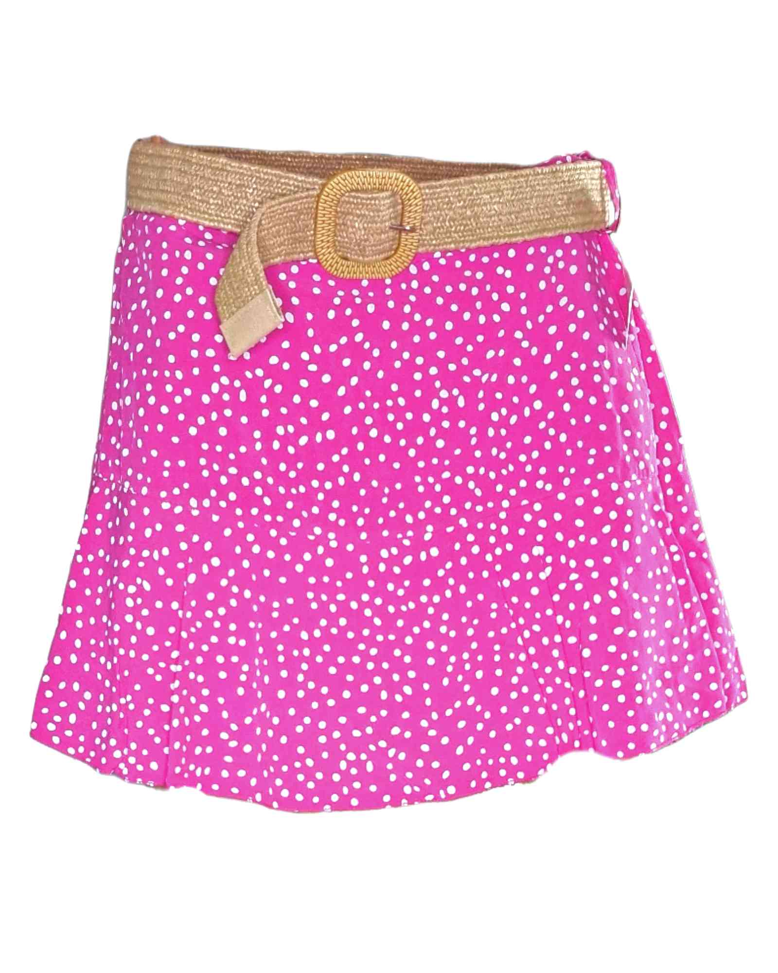 Falda pantalon lunares GranadaViste con estilo con la falda pantalón lunares Granada. Una talla apta desde S hasta L. El cinturón incluido le da un aspecto muy veraniego. Los lunares le aportan un aire divertido. Crea un look para los fines de semana con