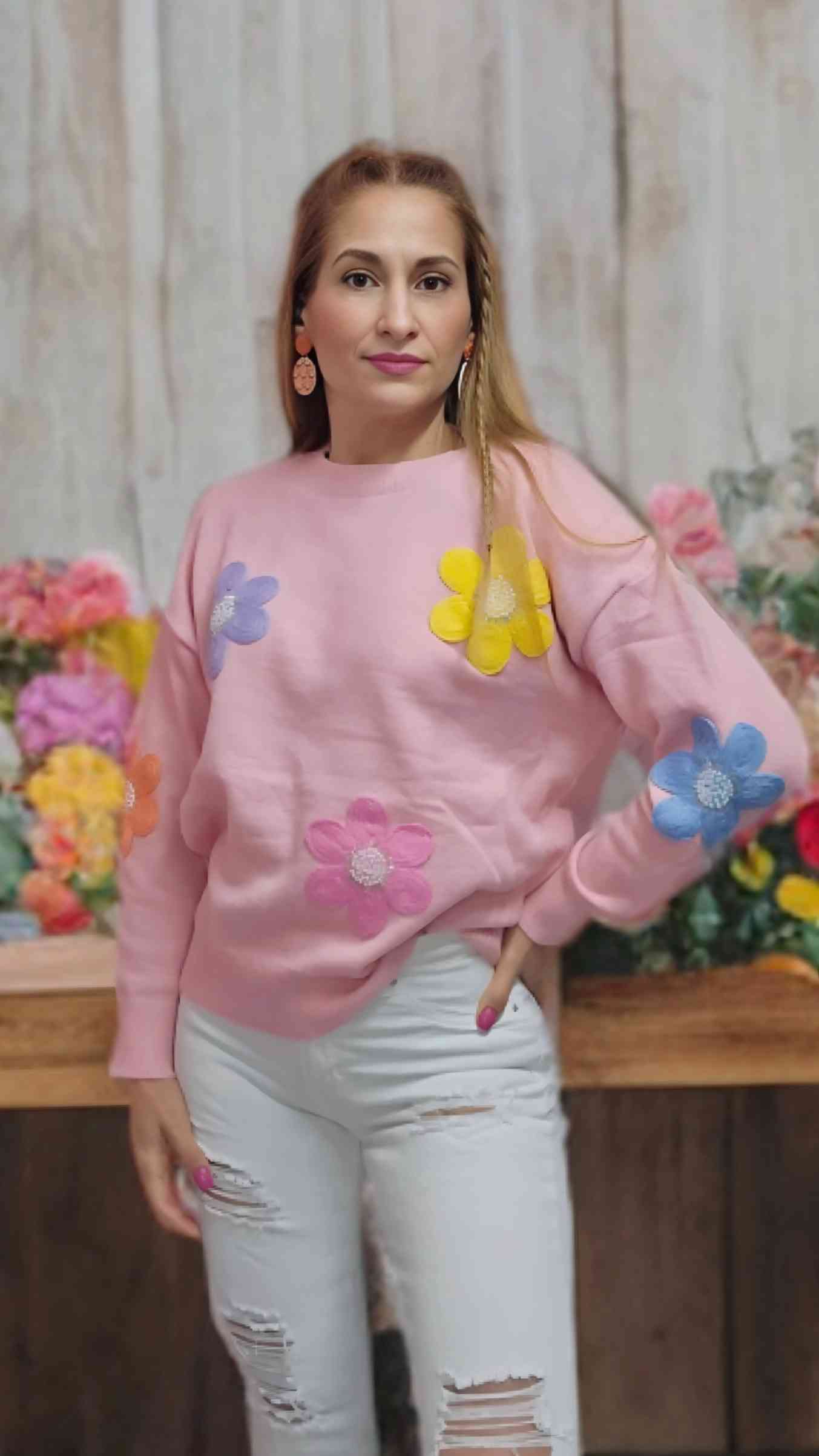 Pullover Jersey Flores PinkDescubre el jersey perfecto. Este maravilloso jersey es cómodo y práctico, cuenta con flores en varios colores tejidas y avalarorios decorativos que le den un toque muy chic ¡Ademá ofrece calidez y un estilo único en esta tempor