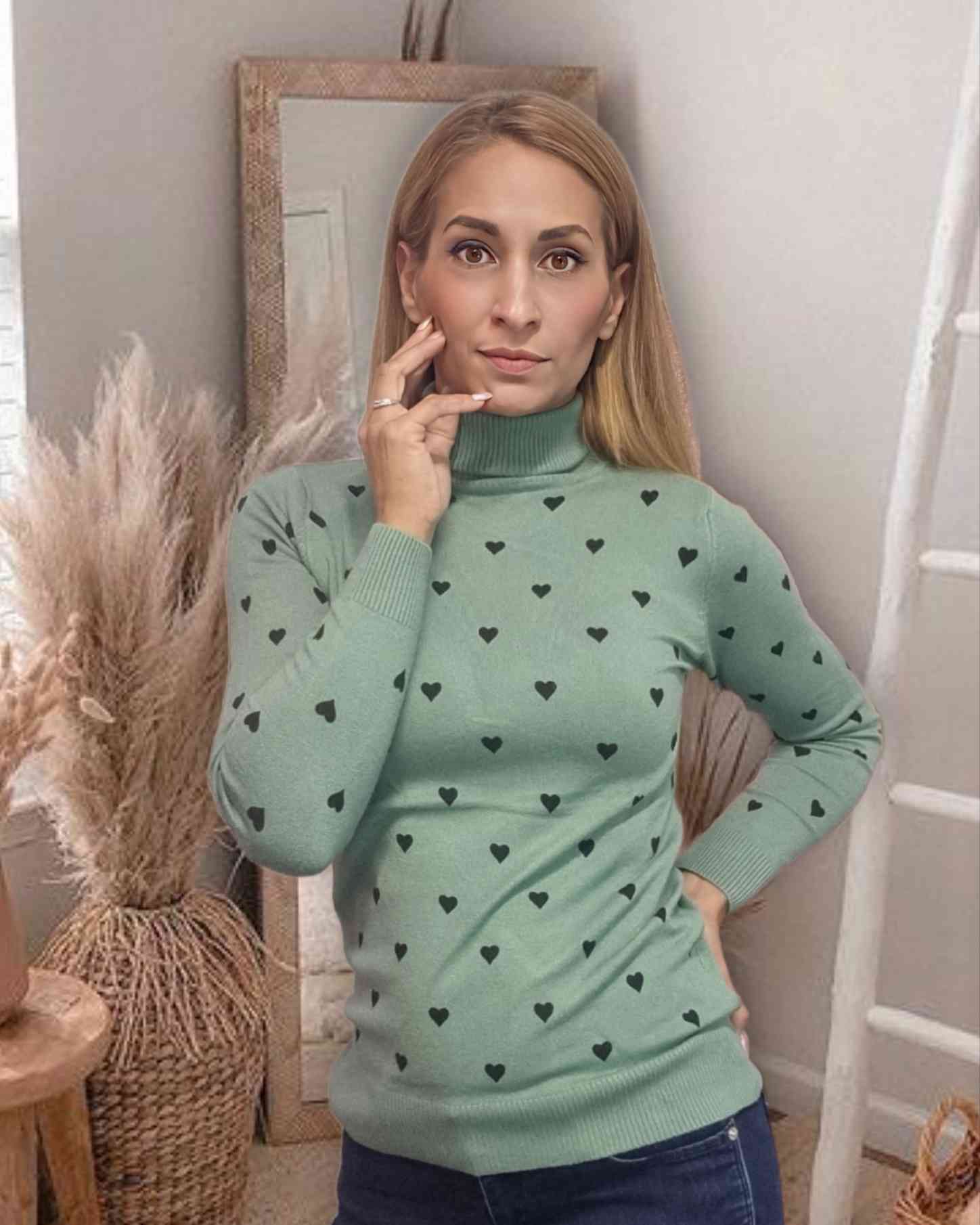 Jersey Corazones Cisne 5 Colores | Feinstrickpullover 5 FarbenEl Jersey Corazones Cisne 5 Colores destaca por el acabado fino y elástico de su tejido que aporta un toque de confort y flexibilidad. Estampado con motivo de corazones adornado y un acogedor c