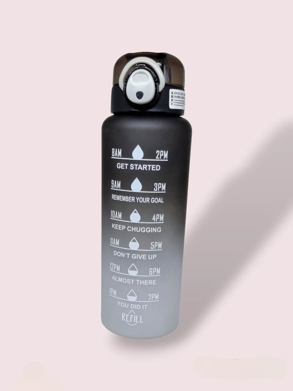 Botella Motivacional Negra | SportflascheDescubre la botella motivacional negra , una botella de agua con estilo que motiva a mantener los niveles de hidratación adecuados. Esta innovadora botella de 1 litro presenta indicadores animando para beber agua y