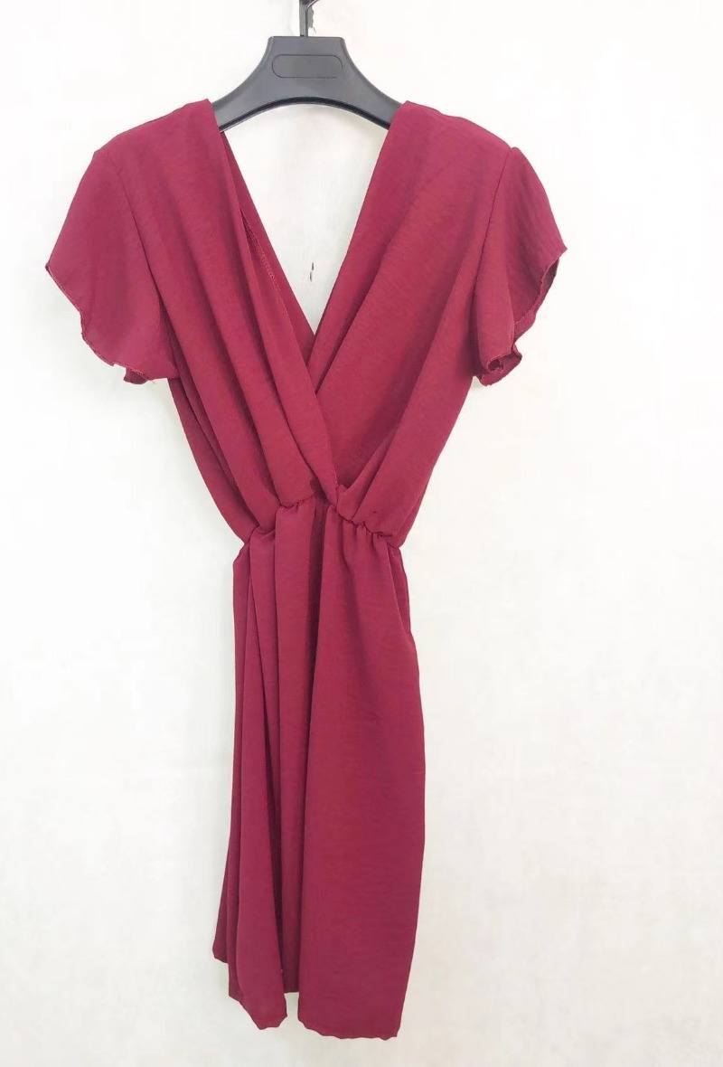 Vestido Lirian Varios coloresVestido Cruzado lirian Con el Vestido lirian podrás lucir espectacular en cualquier ocasión. Este vestido corto cuenta con un escote cruzado en la espalda y el pecho, además de una tira de silicona para mantenerlo en su lugar.