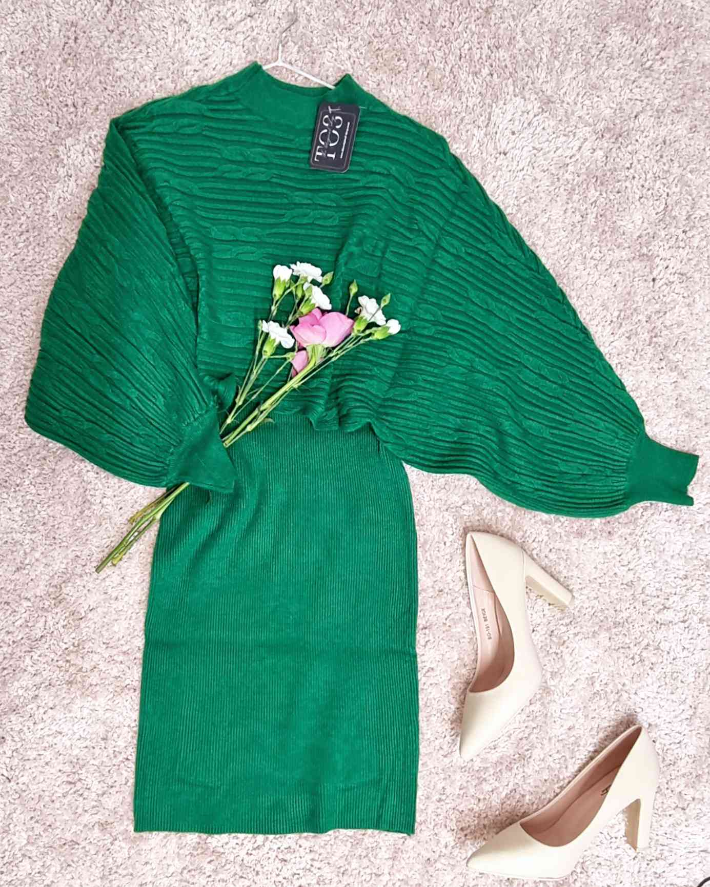 Vestido Punto Wallais- 5 ColoresDiseñado para combinar comodidad, modernidad y elegancia, el Vestido Punto Wallais es una preciosa prenda 2 en 1 que se ajusta perfectamente a tu figura gracias al punto elástico acanalado y el tirante ancho. El detalle esp