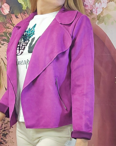Chaqueta ante Toscana abierta- Varios coloresChaqueta ante Toscana Disfruta el lujo de la chaqueta ante Toscana . Diseñada para mantenerte a la moda y cómoda . La chaqueta es de talla única desde la S hasta la XL .Guarda tus pertenencias en sus bolsillos