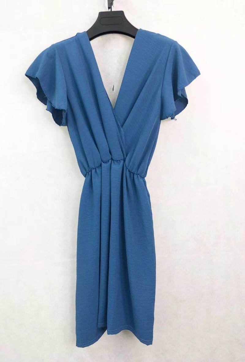 Vestido Lirian Varios coloresVestido Cruzado lirian Con el Vestido lirian podrás lucir espectacular en cualquier ocasión. Este vestido corto cuenta con un escote cruzado en la espalda y el pecho, además de una tira de silicona para mantenerlo en su lugar.