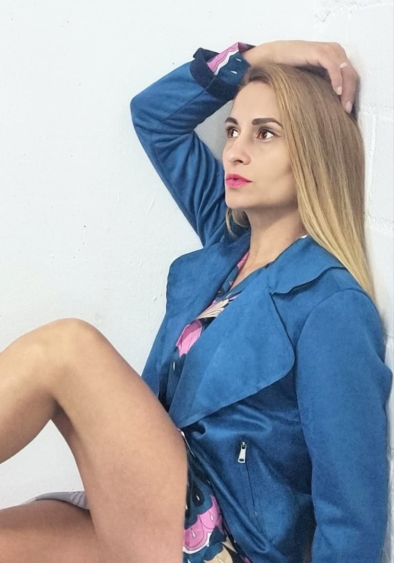 Chaqueta ante Toscana abierta- Varios coloresChaqueta ante Toscana Disfruta el lujo de la chaqueta ante Toscana . Diseñada para mantenerte a la moda y cómoda . La chaqueta es de talla única desde la S hasta la XL .Guarda tus pertenencias en sus bolsillos