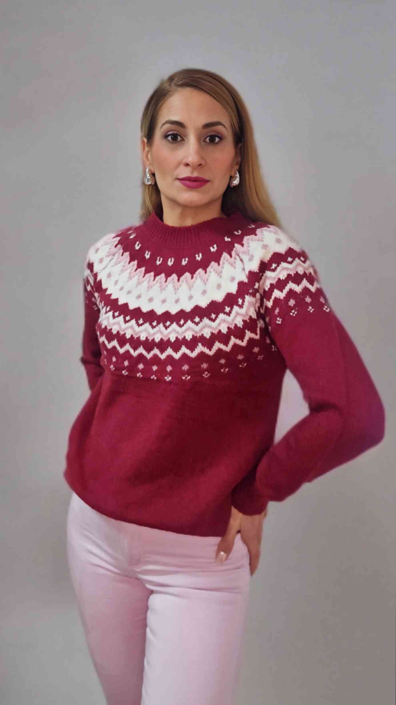 Jersey Cenefa NórdicaJersey cenefa nórdica Jersey de cuello redondo muy suave y con estampado estilo cenefa nordi,a. Disponible en 5 colores Talla unica S-L Envío: Suiza 2/4 días Europa 5/12 días según país
