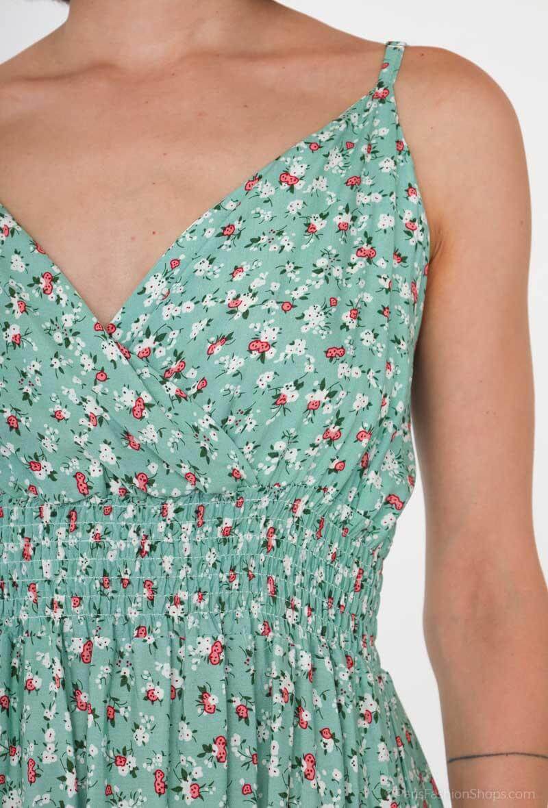 Vestido Glorie Verde 4 coloresVestido Largo Cruzado Glorie El Vestido Glorie Amarillo es una prenda elegante y versátil con un escote cruzado y un estampado de pequeñas flores que lo hacen único. Sus tirantes regulables ofrecen un ajuste perfecto y cómodo