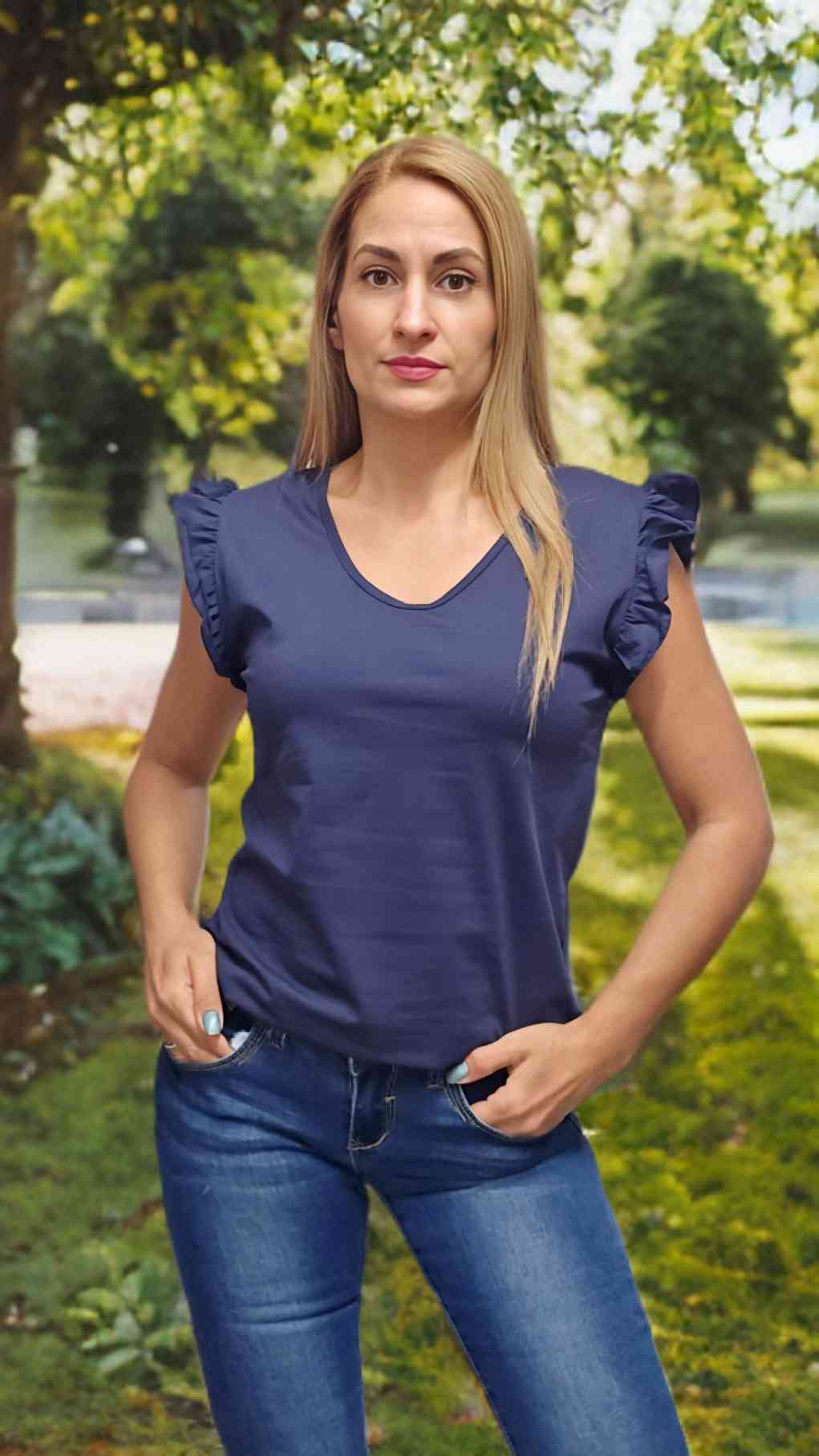 Camiseta Volantes | T-shirt CottonCamiseta manga volantes ¡Destaca con estilo con nuestra camiseta de algodón con doble volante en las mangas! Esta camiseta es perfecta para un look casual y coqueto. El doble volante en las mangas añade un toque femenino