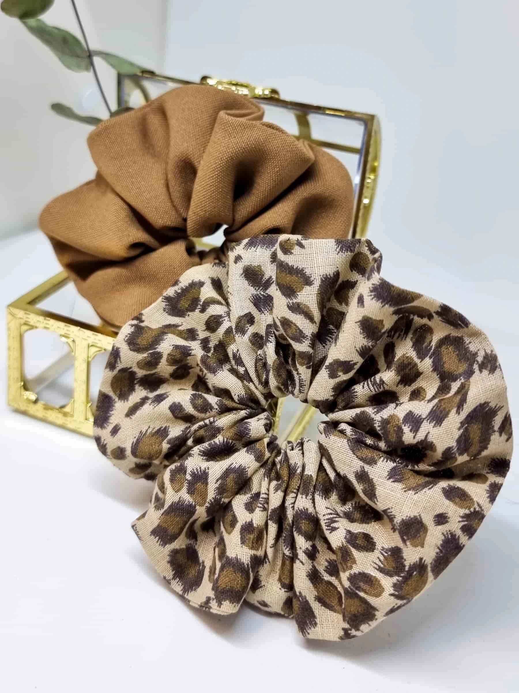Scrunchie Set Harvest - Selección OtoñoColetero selección otoño ¡Dale a tu cabello una lujosa comodidad sin enredos con los Scrunchie Harvest! Esta selección moderniza tu look con elegantes tonos y estampado animal print de última tendencia. ¡Destaca con