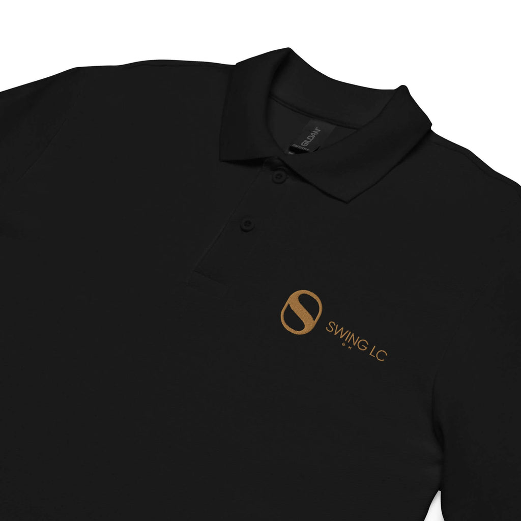 Swing Cigars- Unisex Piqué-PoloshirtDieses klassische und langlebige Unisex Piqué-Poloshirt passt zu allen Anlässen. Hergestellt aus strapazierfähigem Baumwoll-Piqué-Stoff, passt die lockere und geschmeidige Passform zu jedem Körpertyp. Mit seinem klassis