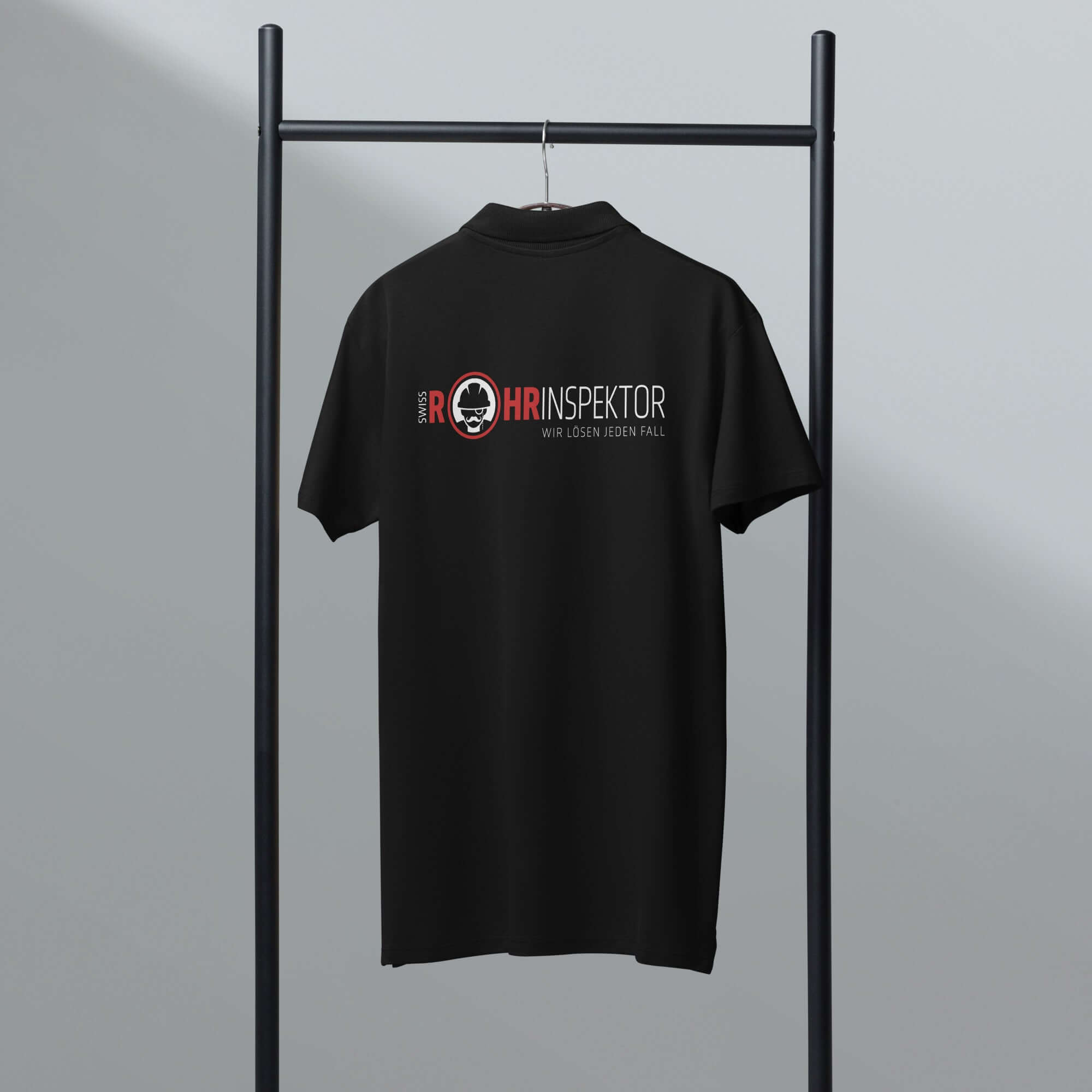 Premium-Piqué-PoloshirtDieses Polo besteht aus dickem, weichem Stoff und hat eine Knopfleiste in passenden Farben für einen eleganten Look. Es bietet den ganzen Tag Komfort beim Sport oder im Alltag und sorgt dafür, dass du überall gut aussiehst. • 100 %
