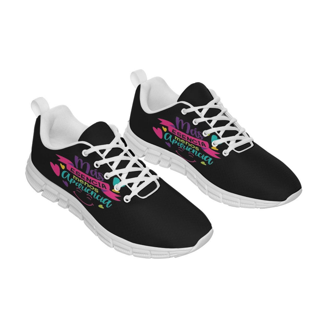 Deportivas frases" Mas Esencia" | Women Sneakers BlackZapatillas de mujer exclusivas frases Parte superior de malla transpirable; Tejido suave. Ideales para correr con su fabricación de peso ligero. Con cierre de cordones clásico Antideslizante La parte s