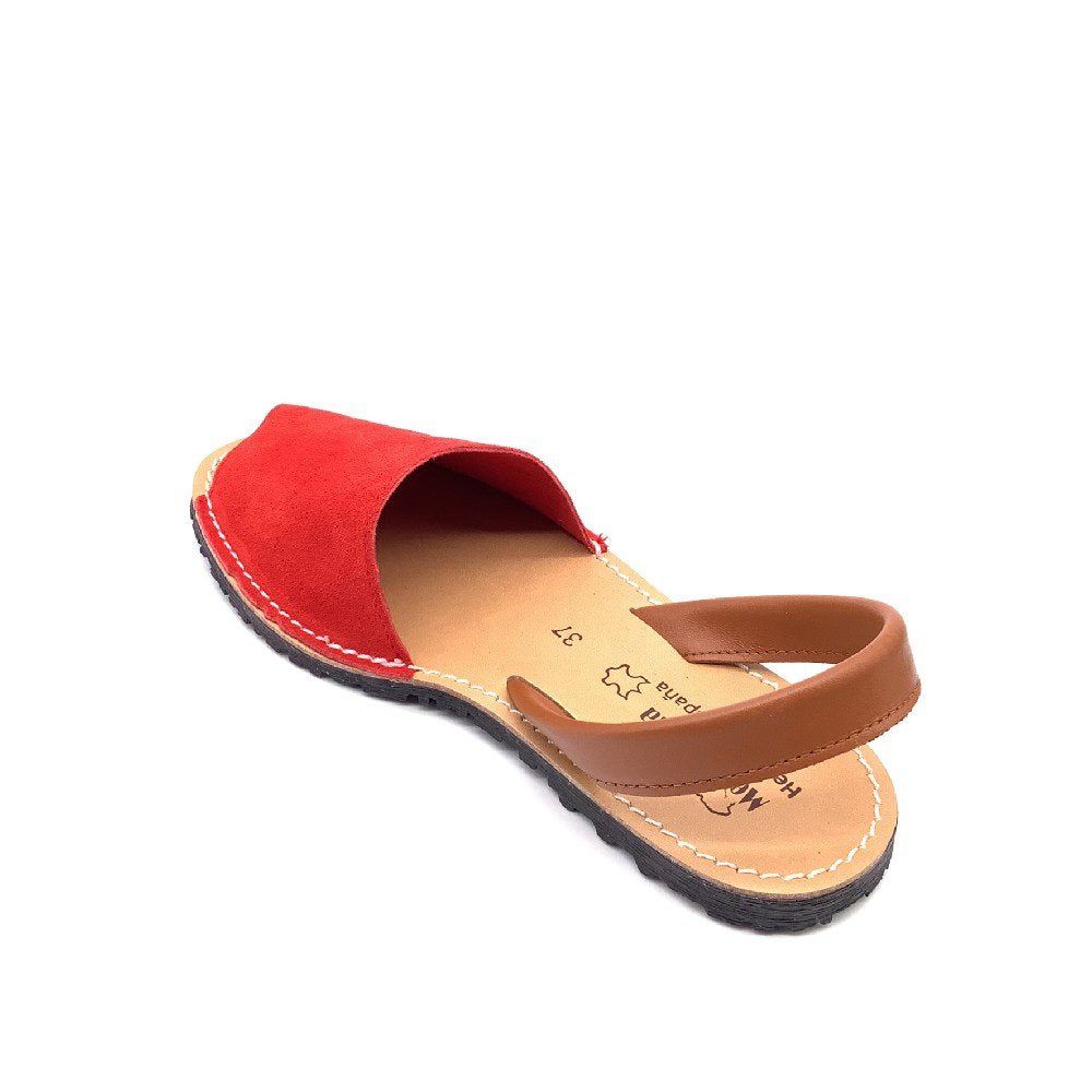 Menorquina piel -SerrajeMenorquinas, abarcas, ibicencas, mallorquinas... Como quiera que las llames, estas sandalias son el punto de partida de cada look veraniego. Fabricadas en España con cuero genuino y suela antideslizante. Practicas y cómodas para cu