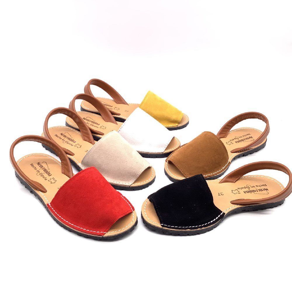 Menorquina piel -SerrajeMenorquinas, abarcas, ibicencas, mallorquinas... Como quiera que las llames, estas sandalias son el punto de partida de cada look veraniego. Fabricadas en España con cuero genuino y suela antideslizante. Practicas y cómodas para cu