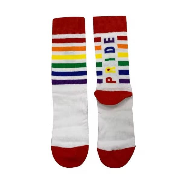 pride socken gay online shop. love is love. original geschenk ideen