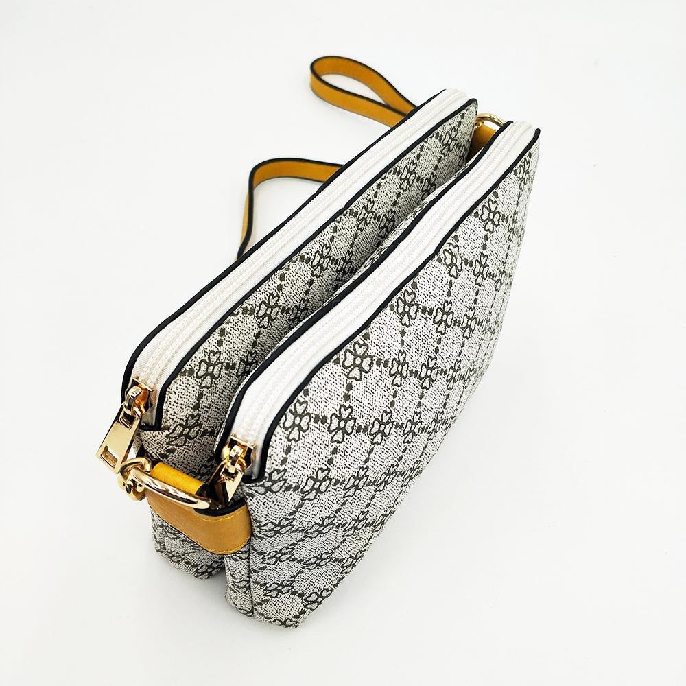 Bolso Doble MonogramaBolso Diseño Doble Monograma Elegante y versatil a su vez. Este bolso de tamaño medio es perfecto para llevar todo lo necesario cada dia. Con su doble compartimento ofrece el doble de seguridad pudiendo guardar el teléfono y monedero